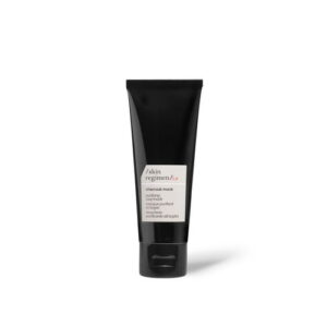 Gönnen Sie sich den Luxus einer glatteren, seidigeren Haut mit der /skin regimen/Lx Charcoal mask. Diese reinigende Maske, angereichert mit schwarzer Tonerde, Bambuskohle und Granatapfelsamenpulver, verstärkt durch unseren exklusiven Longevity Complex™, peelt die Haut und verleiht ihr einen Hauch von seidiger Ausstrahlung. Die cremige Textur, die die Haut nicht austrocknet oder an ihr zieht, hilft, angesammelte Unreinheiten zu entfernen, die Sichtbarkeit der Poren zu reduzieren und einen sichtbar glatteren Teint zu erhalten. 99,3 % Inhaltsstoffe natürlichen Ursprungs. Saubere Formel.